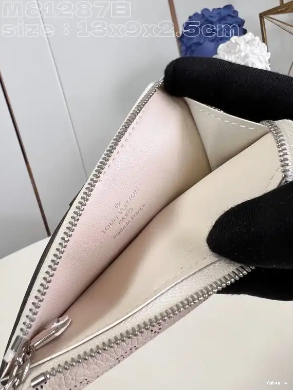 RECTO HOLDER VUITTON LOUIS VERSO CARD 0606